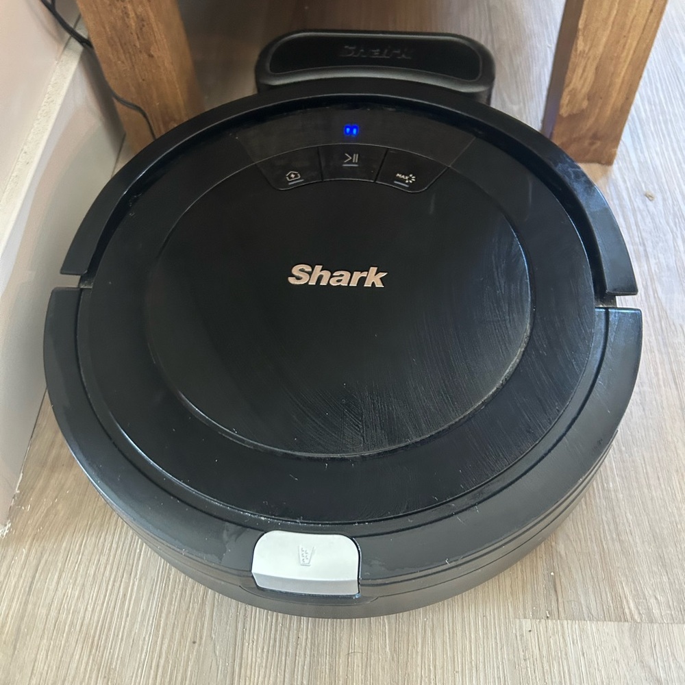 Shark Robotic Vacuum Cleaner